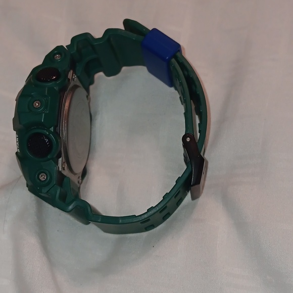 G-Shock GA-700 - Picture 4 of 4